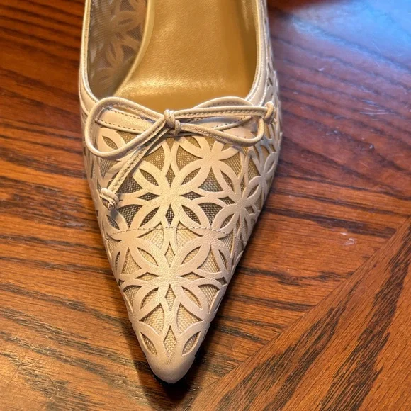 Vintage Stuart Weitzman Women's Beige Floral Heels